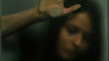 Фотография к новости: Жарты жыл жыныстық құлдықта болған қыздың қазіргі жағдайы қалай