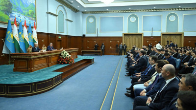 Қазақстан мен Тәжікстан президенттері БАҚ өкілдері үшін брифинг өткізді