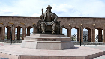 Фотография к новости: Жошы ұлысына 800 жыл: Бектенов Ұлытау облысындағы тарихи-мәдени кешенде болды