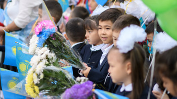 Фотография к новости: Биыл Алматыда 28 мыңнан астам бала 1-сыныпқа барады