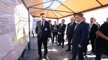 Фотография к новости: Олжас Бектенов Жезқазған-Қызылорда автожолының құрылысымен танысты