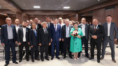 Бектенов  Ұлытау облысының кеншілеріне марапаттар табыс етті