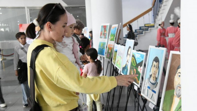 «Конституция балалар көзімен» атты жас суретшілер көрмесі өтті