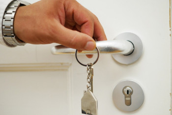 Фотография к новости: Су тасқыны. Ақтөбеде зардап шеккен 178 отбасы пәтерлі болды