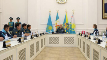 Фотография к новости: Қорғаныс министрі армиялық спортшы олимпиадашыларды марапаттады