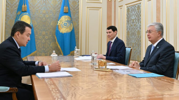 Фотография к новости: Тоқаев Смайыловқа бюджет қаражаты мен мемлекет активтерін мүлтіксіз бақылауды тапсырды