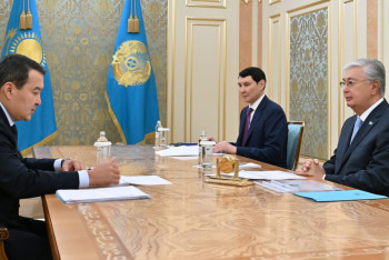 Фотография к новости: Тоқаев Смайыловқа бюджет қаражаты мен мемлекет активтерін мүлтіксіз бақылауды тапсырды