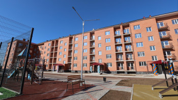 Фотография к новости: Су тасқыны. Зардап шеккен 200 атбасарлық отбасыға пәтер кілті табыс етілді