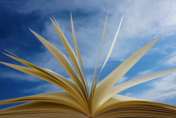 Фотография к новости: Ауыл кітапханаларына Тоқаевтың атынан кітаптар табысталды