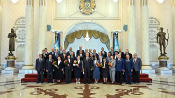 Фотография к новости: Президент: Мұнай-газ – еліміздегі орта бизнесті дамыту тетіктерінің біріне айналуға тиіс