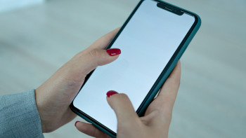 Фотография к новости: Ел азаматтары ұялы байланыс нөмірін тіркеу үшін биометриядан өтеді