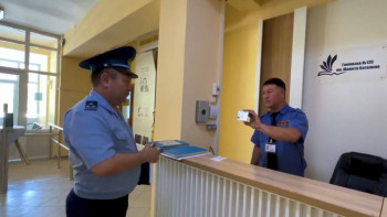 Фотография к новости: Алматы полициясы мектептердің қауіпсіздік деңгейін тексерді