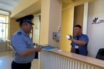 Фотография к новости: Алматы полициясы мектептердің қауіпсіздік деңгейін тексерді