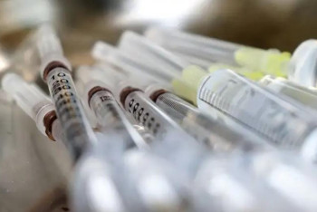 Фотография к новости: Газа секторында балаларға полиомиелитке қарсы жаппай екпе салып жатыр