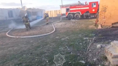 Қостанайлық өрт сөндірушілер өрттен газ баллонын шығарды