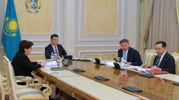 Фотография к новости: Шетелде кадрлар даярлау жөніндегі республикалық комиссияның отырысы өтті