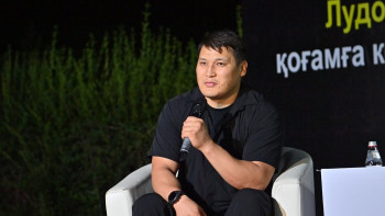 Фотография к новости: Депутат: Озық технологияны пайдаланып, ашықтықты қамтамасыз етуіміз керек