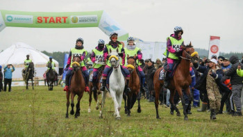 Фотография к новости: Халықаралық «Ұлы дала жорығы» марафон-бәйгесі басталды