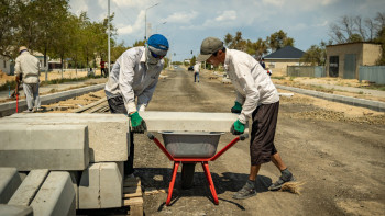 Фотография к новости: Ақтөбе облысында тасқыннан зардап шеккен мәдени нысандар қайта салынады