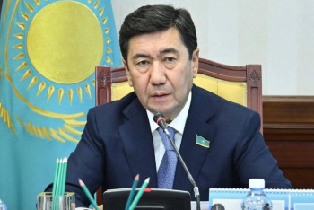 Фотография к новости: Қазір зауыт пен үй салатын кадрлар көбірек қажет – Қошанов