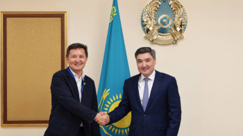 Фотография к новости: Бектенов inDrive платформасының негізін қалаушы Арсен Томскиймен кездесті