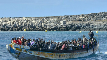 Фотография к новости: Италия жағалауында мигранттар мінген қайық суға батып кетті