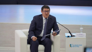 Фотография к новости: Энергетика министрі Көкшетау университетінде жастармен кездесу өткізді