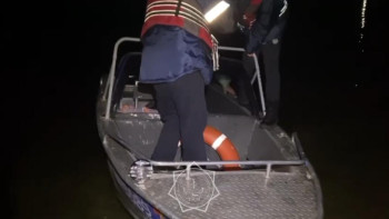 Фотография к новости: Шығыс Қазақстанда қайықтағы адамдар құтқарылды