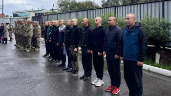 Фотография к новости: Павлодарда күзгі әскерге шақырылғандарды шығарып салу рәсімі өтті