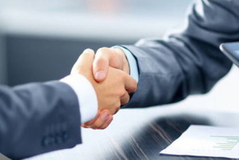 Фотография к новости: ШҚО-да шенеуніктер бір көзден заңсыз келісімшарттар жасаған