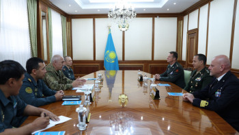 Фотография к новости: Қорғаныс министрі CISM президентімен қазақ күресінен әлем чемпионатына дайындықты талқылады
