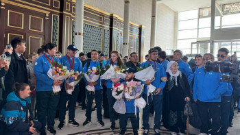 Фотография к новости: Паралимпиада ойындарының  жеңімпаздары мен жүлдегерлері елге оралды