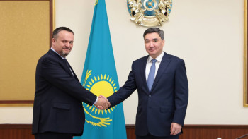 Фотография к новости: Бектенов Новгород губернаторымен аймақаралық ынтымақтастық мәселелерін талқылады