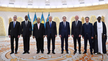 Фотография к новости: Президент бірқатар мемлекеттің елшілерінен сенім грамоталарын қабылдады