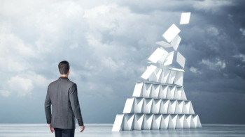 Фотография к новости: Оралда 73 адамның ақшасын қолды қылған қаржылық пирамида басшысына үкім шықты