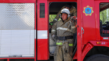 Фотография к новости: ШҚО өрт сөндірушілері үйді өрттен қорғап қалды