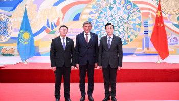 Фотография к новости: Сенаторлар Қытайдың Қазақстандағы елшісімен кездесті