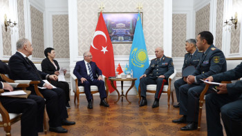 Фотография к новости: Қазақстан мен Түркияның Қорғаныс министрлері ынтымақтастықты талқылады