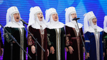 Фотография к новости: Астаналық 100 өнерпаз зейнеткер этноауылда өнер көрсетті