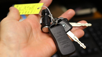 Фотография к новости: "Бүркіт салу" санатында жеңімпазға автокөлік кілті табысталды