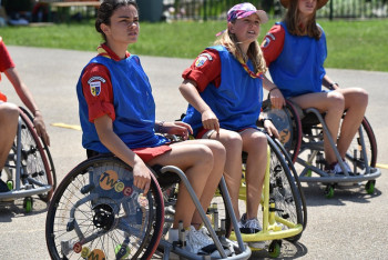 Мүмкіндігі шектеулі жандар ортопедиялық аяқ қиіммен қамтылады