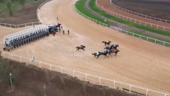 Фотография к новости: Ұшқыр бәйге. Шағала бірінші болып мәреге жетті