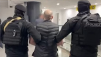 Фотография к новости: 8 жыл халықаралық іздеуде жүрген күдікті Ресейден елге жеткізілді