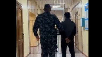 Фотография к новости: Аялдаманы бүлдірген астаналық 15 тәулікке қамалды