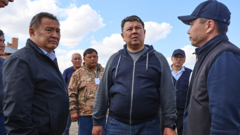 Фотография к новости: Қанат Бозымбаев Ақмола облысындағы 99 үйдің құрылысын жеделдетуді тапсырды