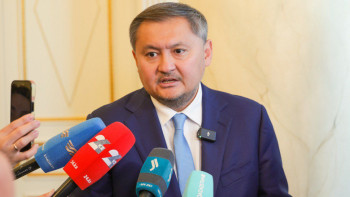 Фотография к новости: Саясат Нұрбек: Сотқа бергендердің бәрі грант иеленді