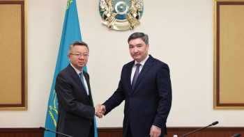 Фотография к новости: Олжас Бектенов пен Бо Лимен ынтымақтастық мәселелерін талқылады