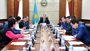 Фотография к новости: Сенатта салық саясатын жетілдіру мәселесі талқыланды