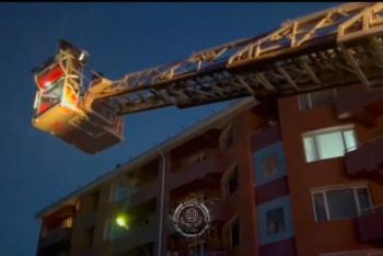 Фотография к новости: Алматы облысында көпқабатты тұрғын үйдегі өрттен 10 адам құтқарылды