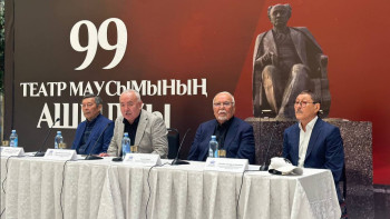 Фотография к новости: М.Әуезов театрында жаңа қойылымдар 2 жылға тоқтайды - директор